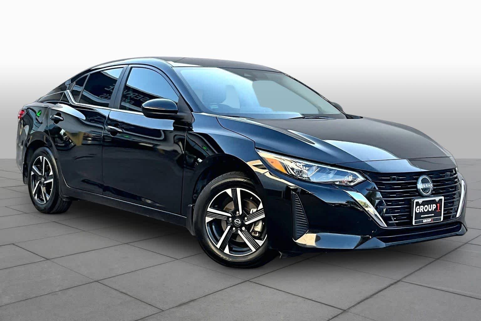 Used 2025 Super Black Nissan SV image 3