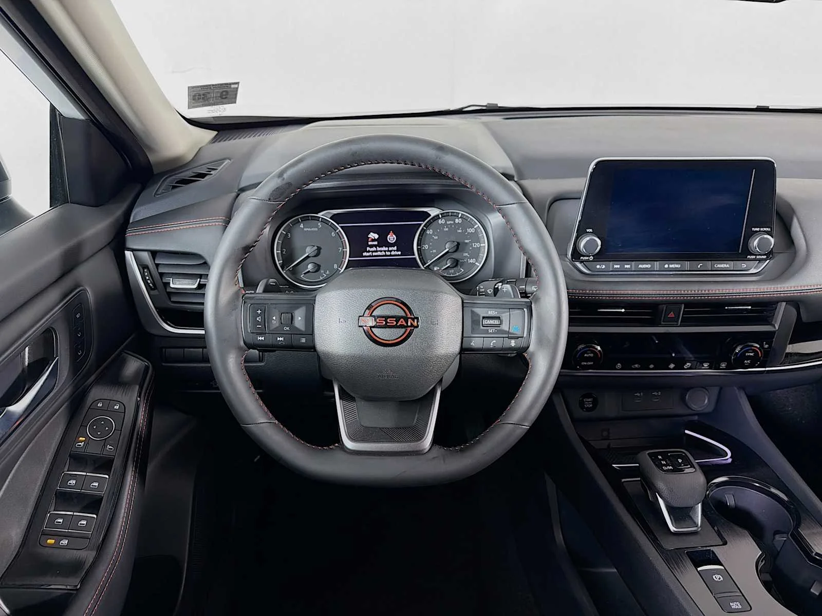 Certified Used 2025 Everest White Pearl Nissan Rock Creek image 18