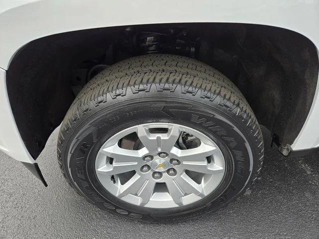 Used 2022 White Chevrolet LT image 22