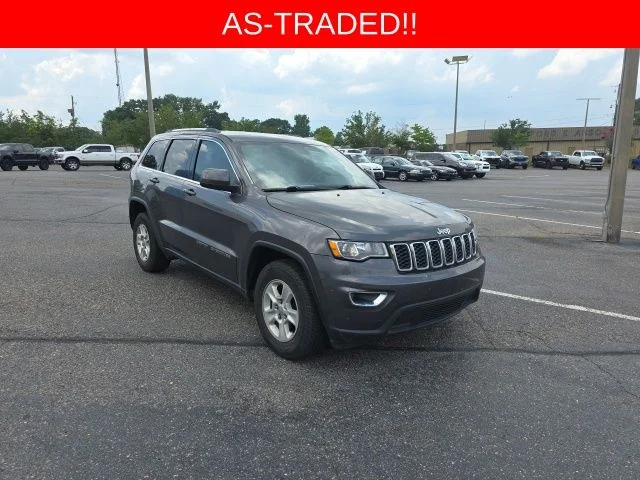 Used 2017 Crystal Metallic Jeep Laredo image 1