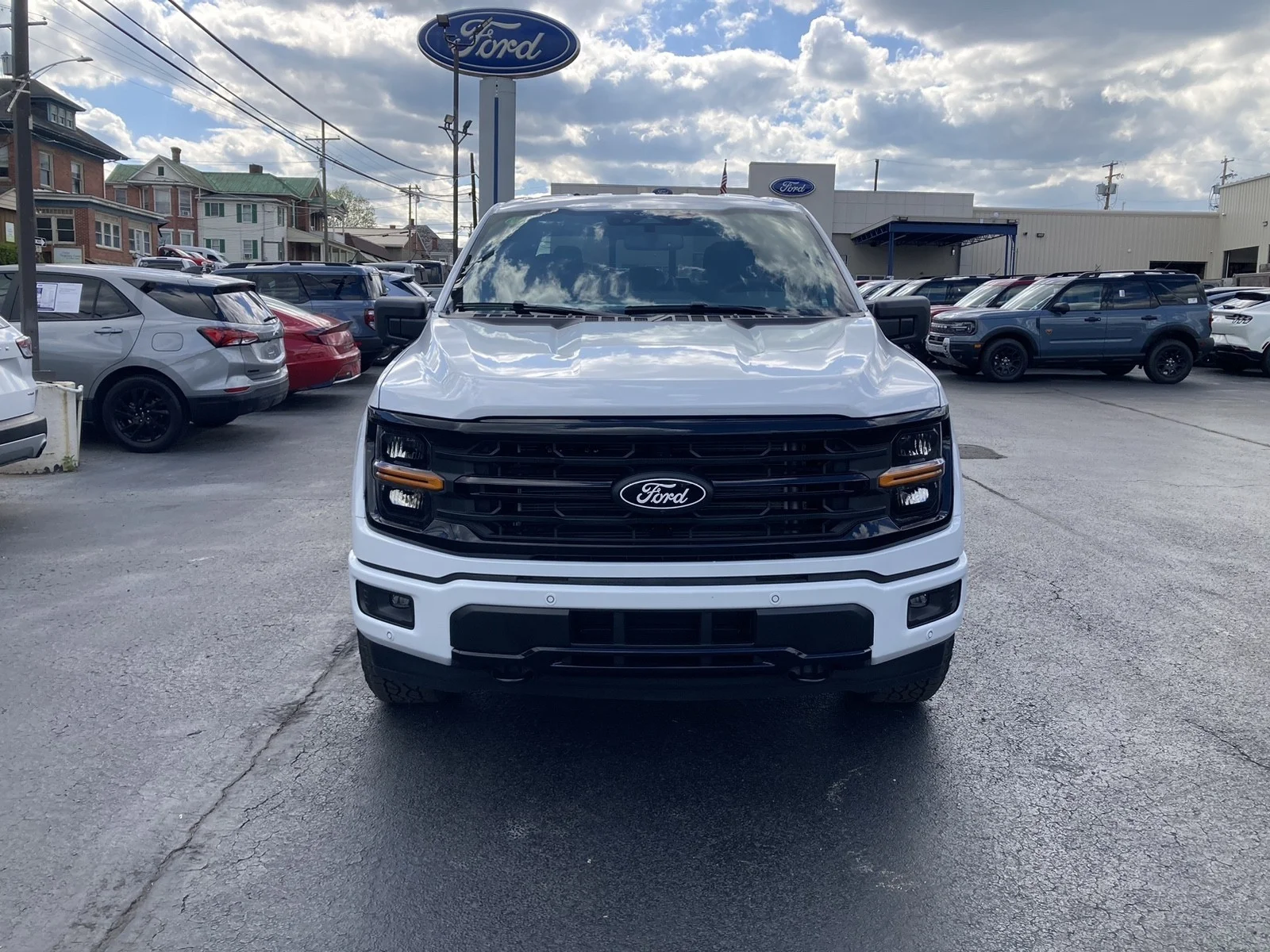 New 2026 Oxford White Ford XLT image 4