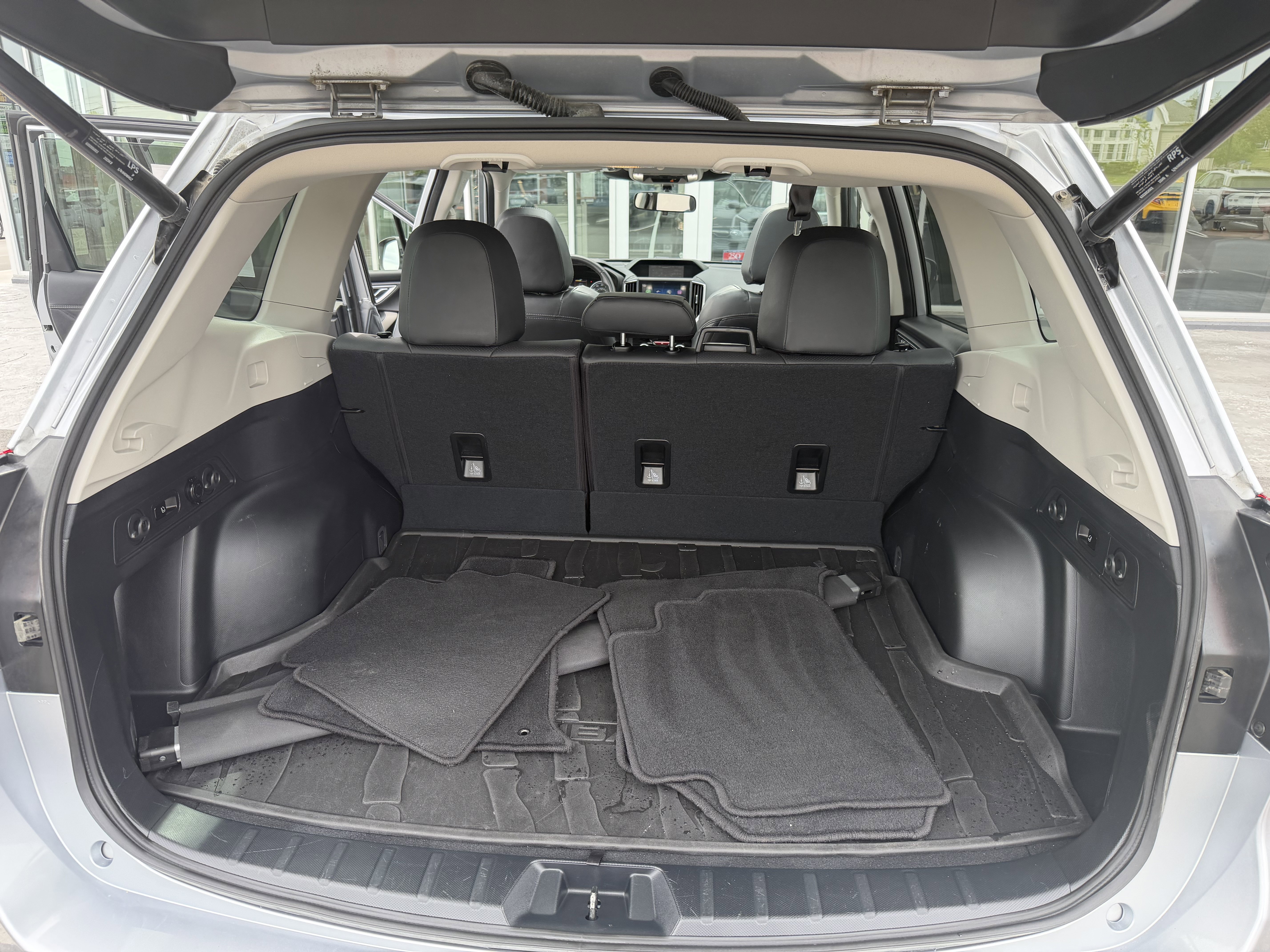 Used 2024 Ice Silver Metallic Subaru Limited image 20