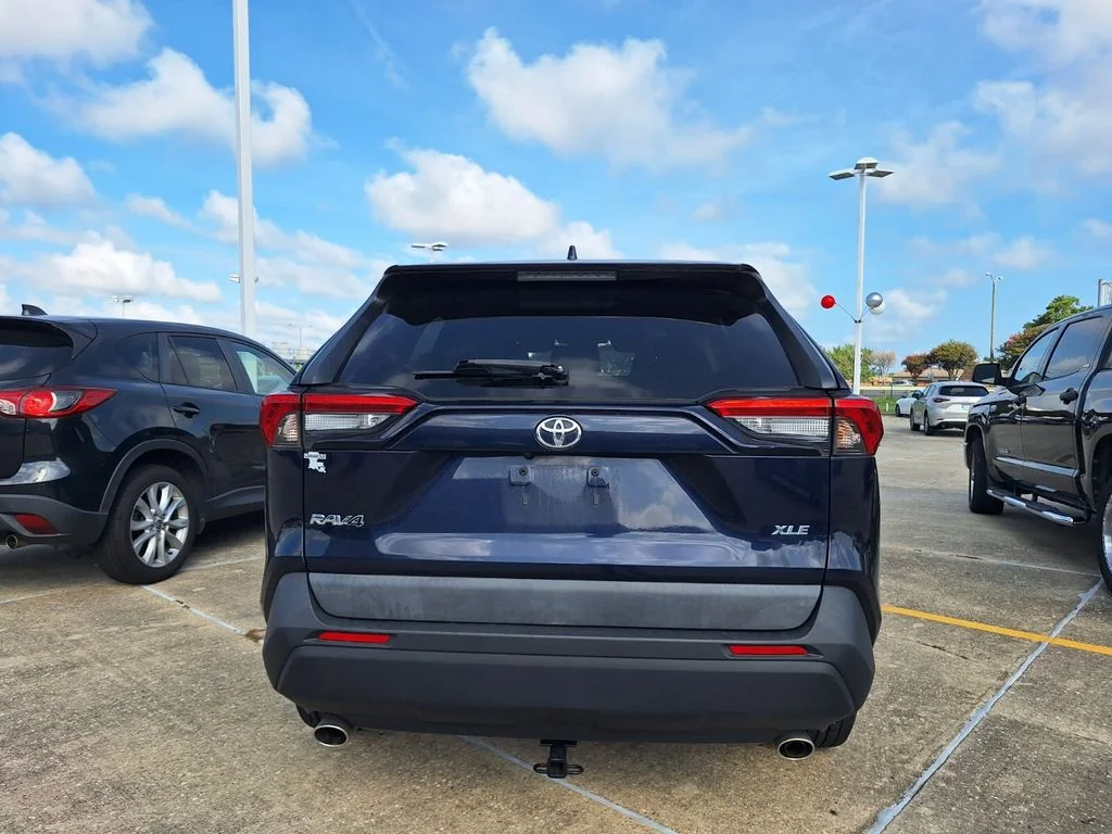 Used 2020 Blue Toyota XLE image 5