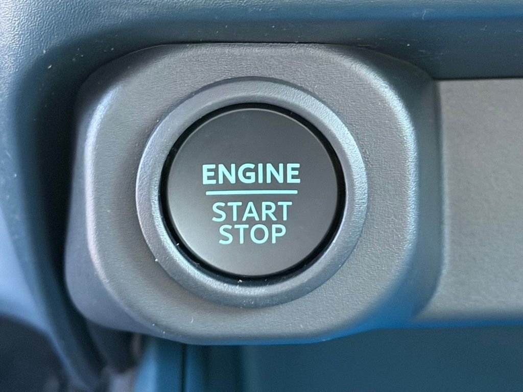New 2026 Oxford White Ford XLT image 9