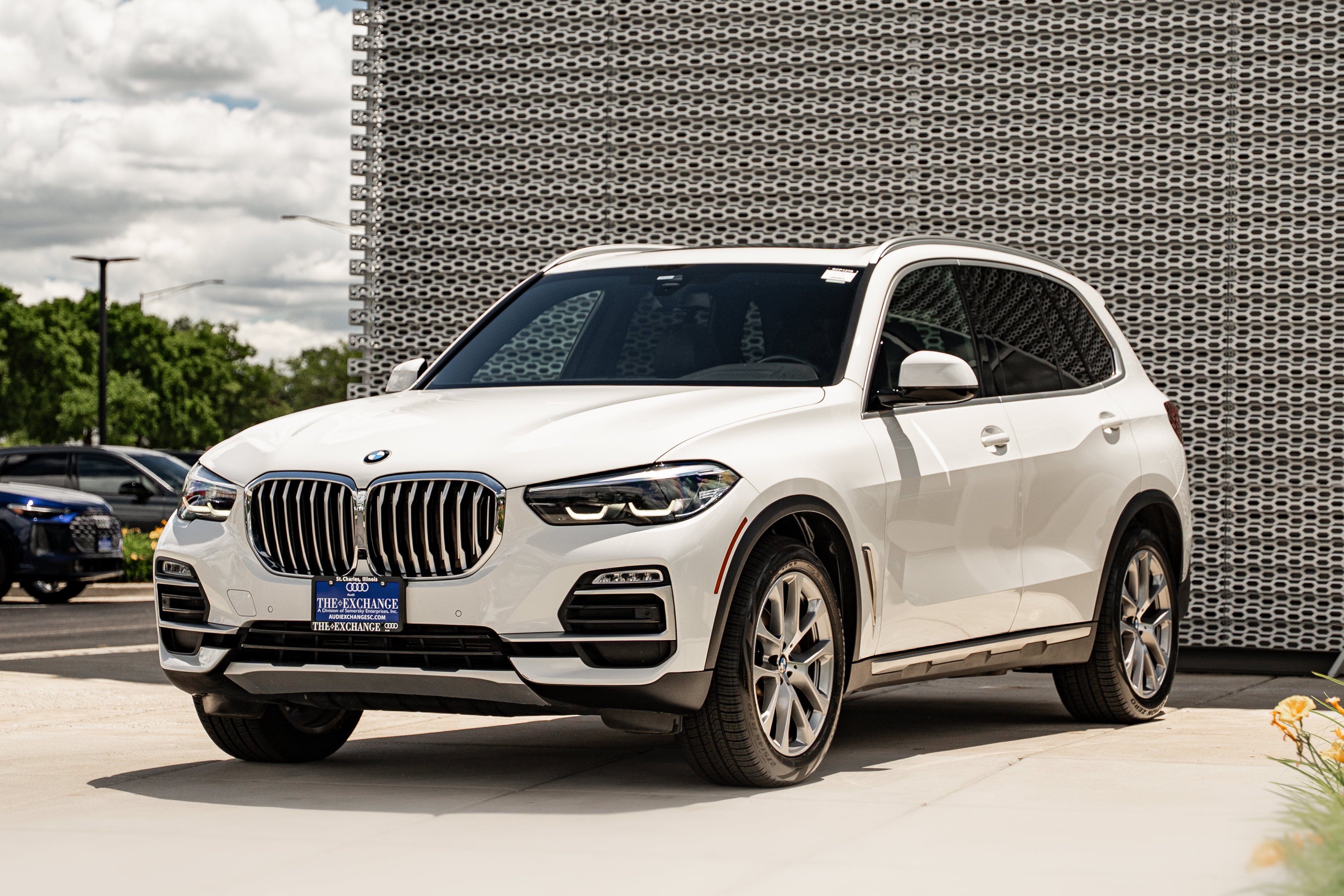 Used 2021 Alpine White BMW xDrive40i image 7