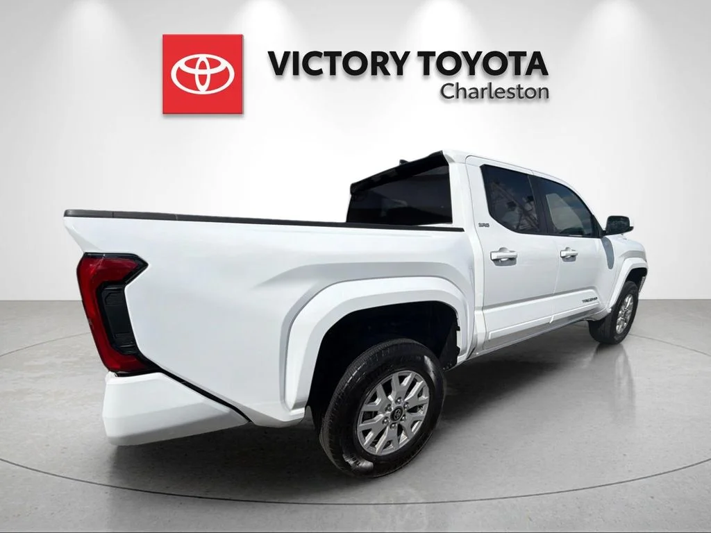 Used 2025 White Toyota SR5 image 7