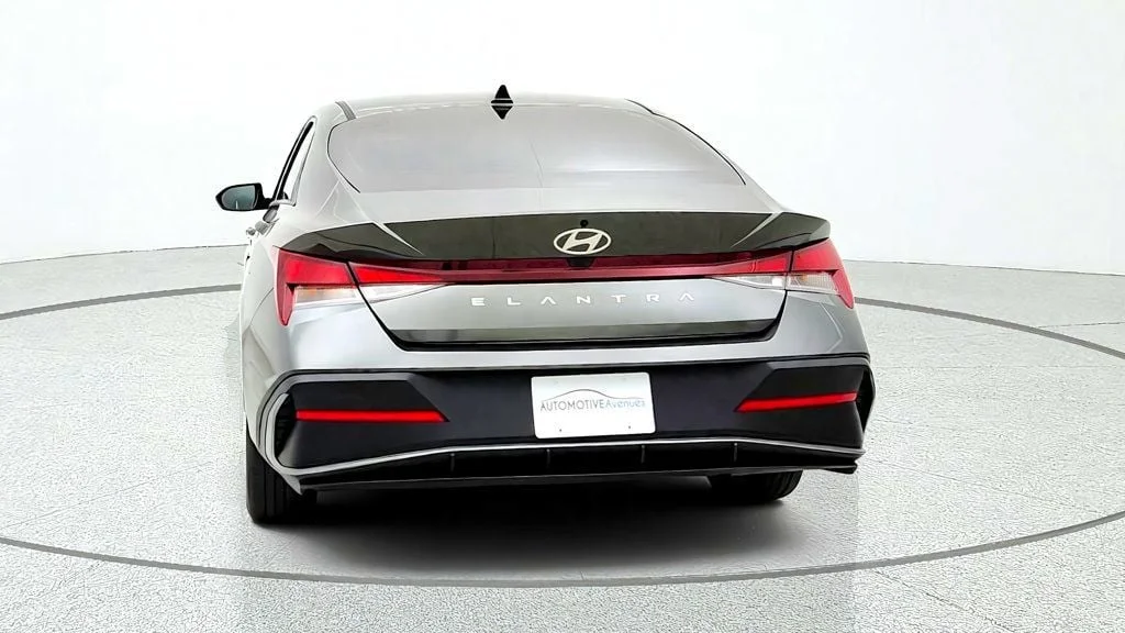Used 2024 Amazon Gray Hyundai SEL IVT image 6