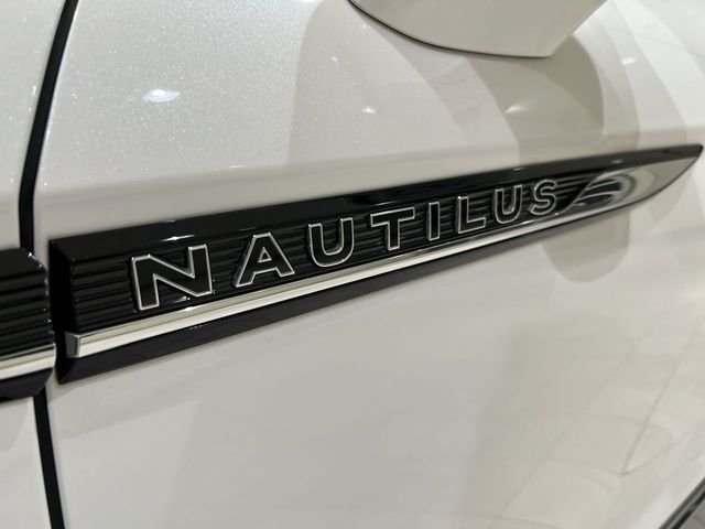 Used 2022 White Lincoln Black Label image 27
