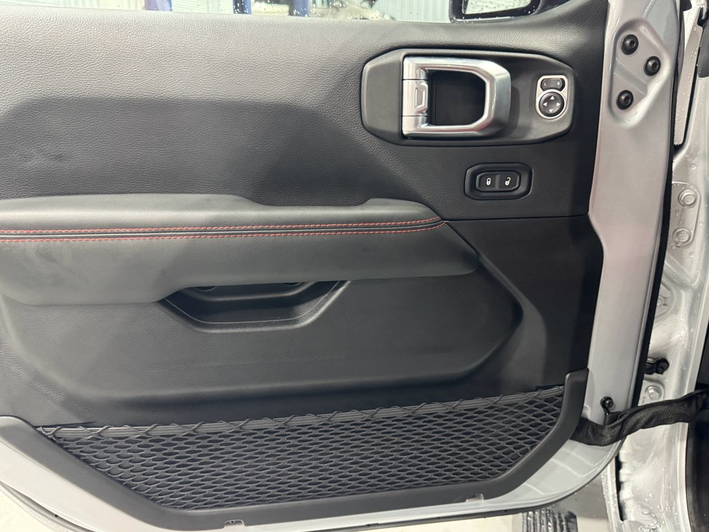 Used 2024 Silver Zynith Clearcoat Jeep Rubicon 392 image 26