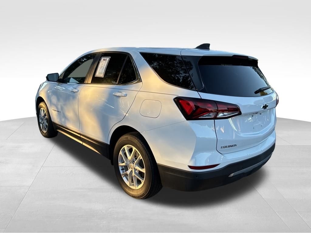 2022 Chevrolet Equinox LT photo 3