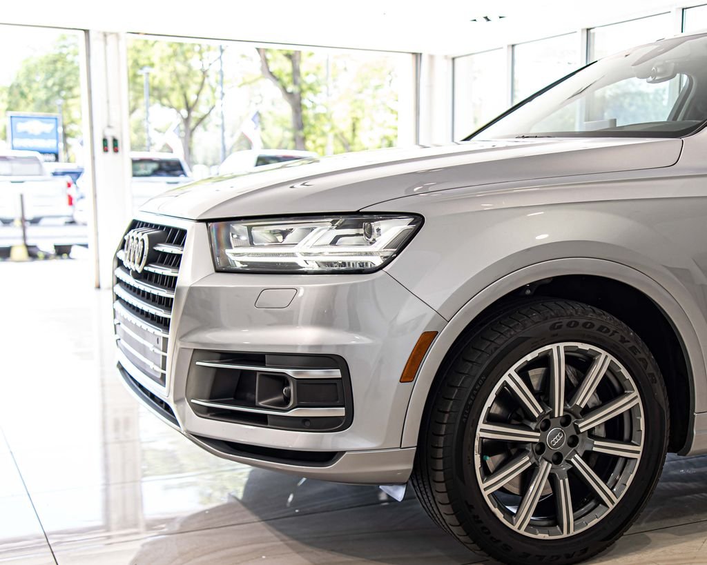 Used 2018  Audi 3.0T Prestige image 4