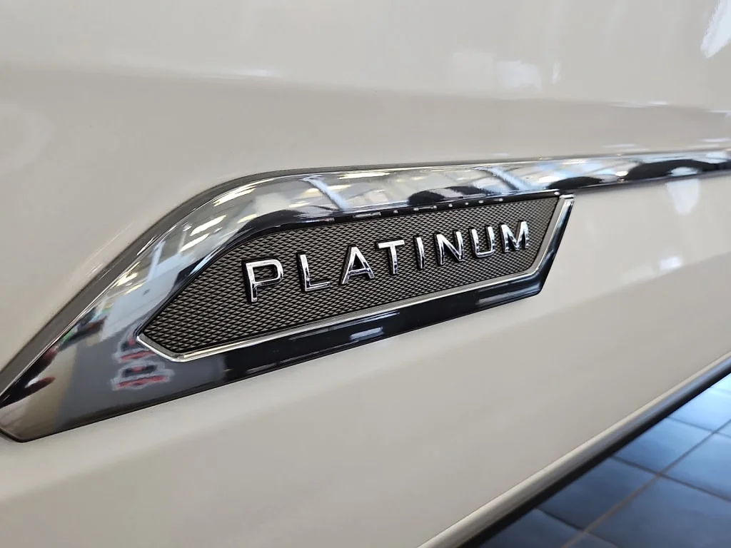 New 2026 Wind Chill Pear Toyota Platinum image 6
