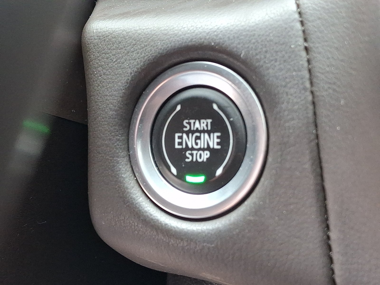 Used 2022 White Frost Tricoat - G1W GMC 4WD SLT image 26