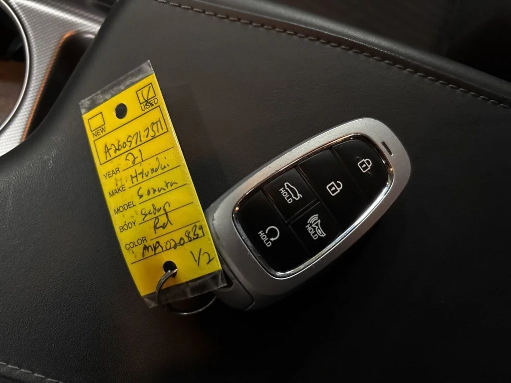 Certified Used 2021 Red Hyundai Blue image 31