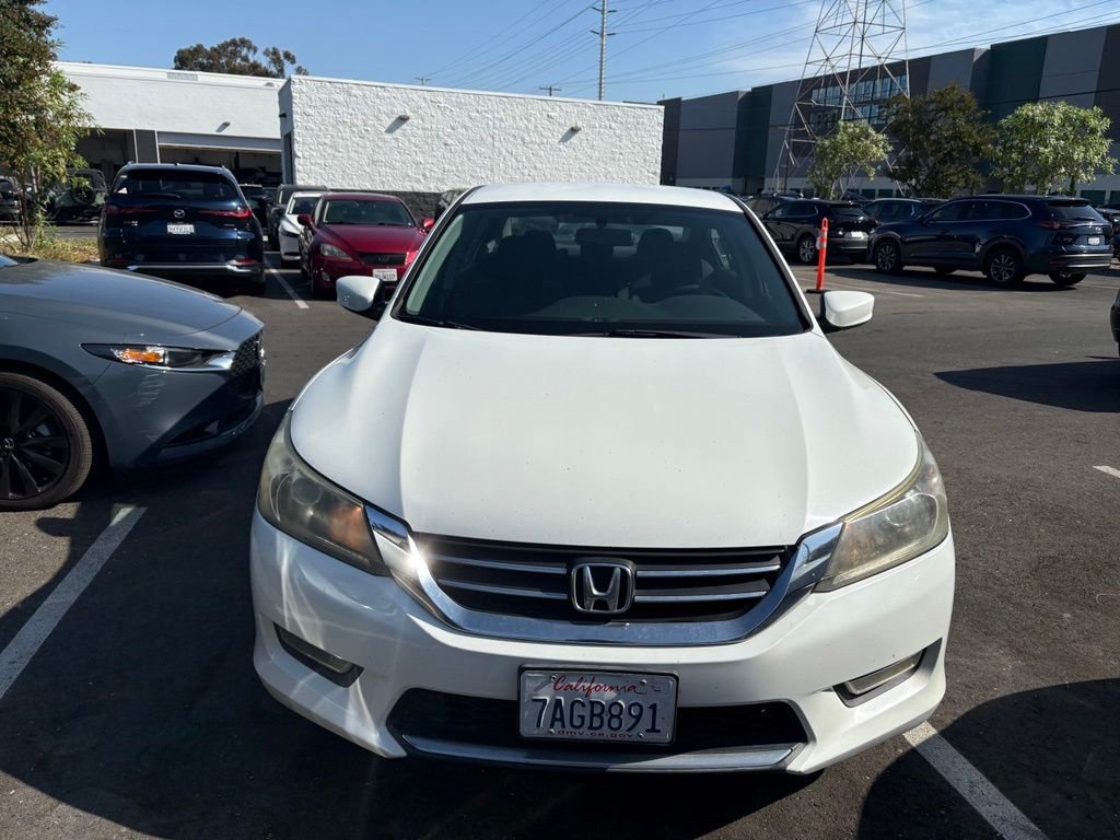 Used 2013 White Orchid Pearl Honda Sport image 3