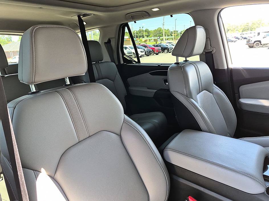 Used 2025  Honda Touring image 36