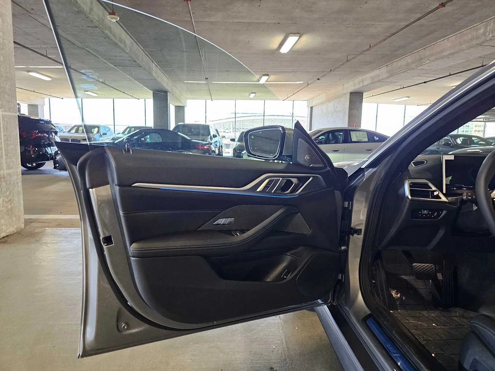 New 2026 Skyscraper Grey Metallic BMW xDrive40 image 24