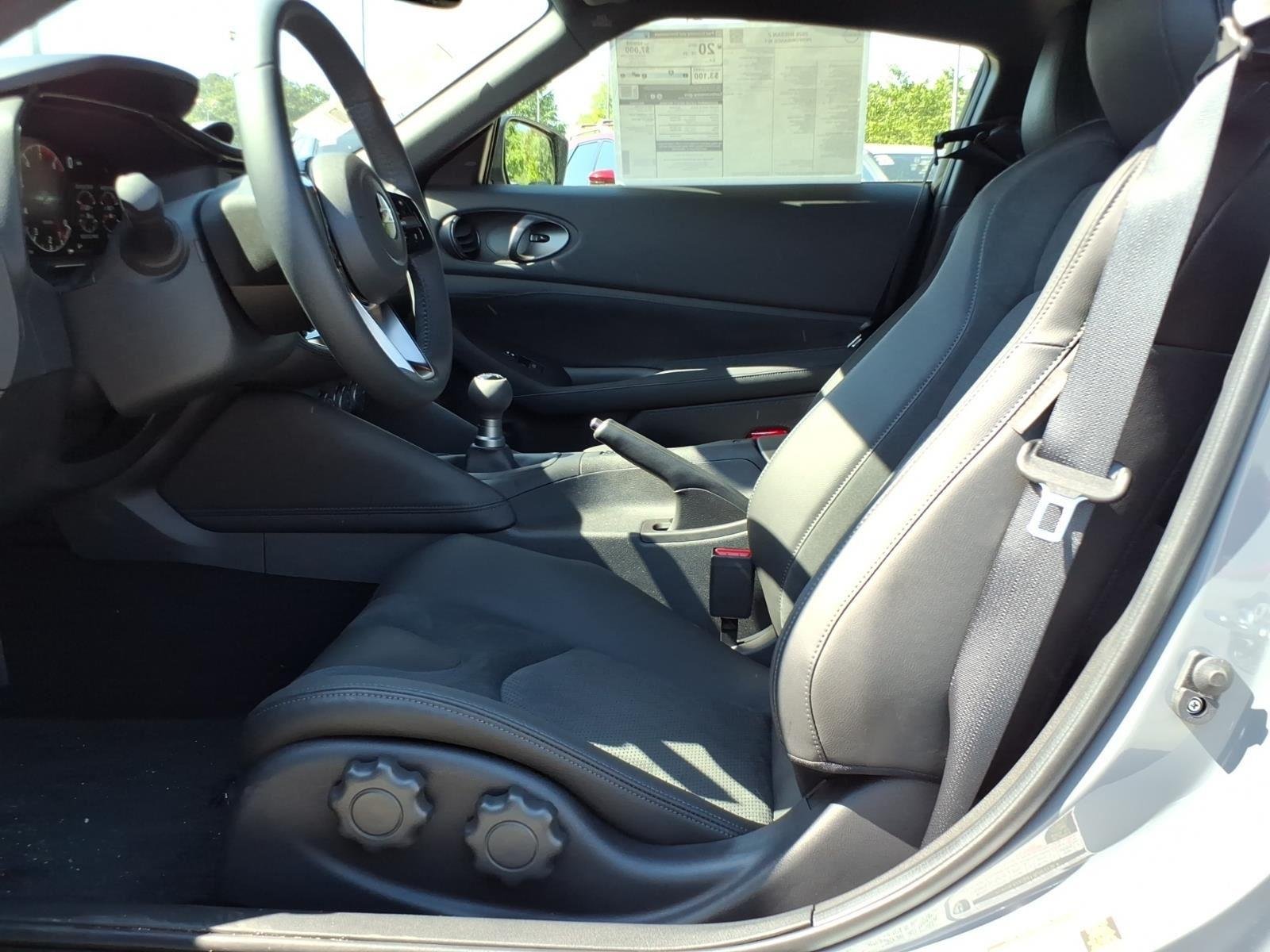 New 2026 Boulder Gray Pearl / Super Black Two-tone Nissan Performance image 12