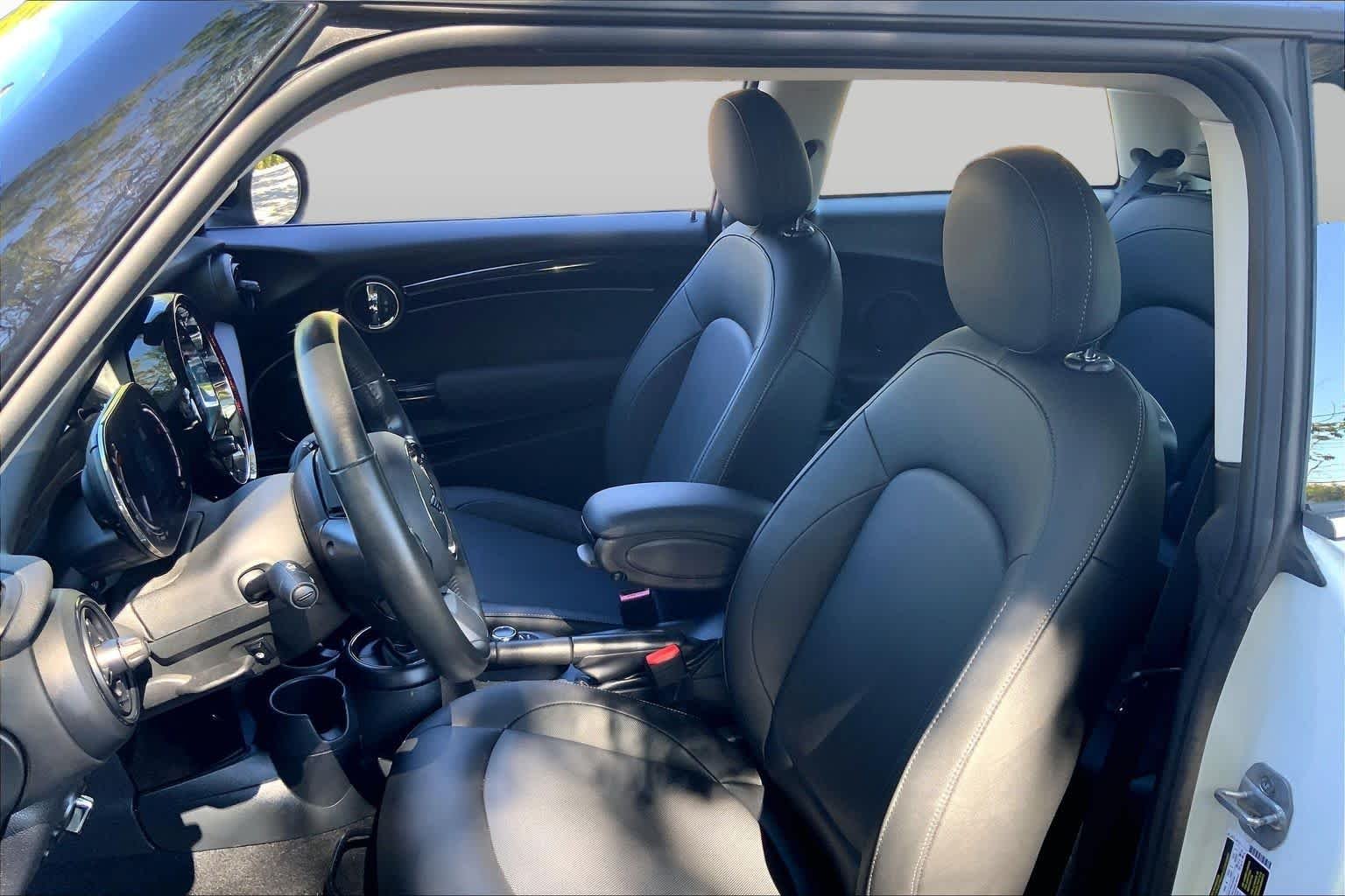 2024 MINI Hardtop 2 Door Base - Photo 8