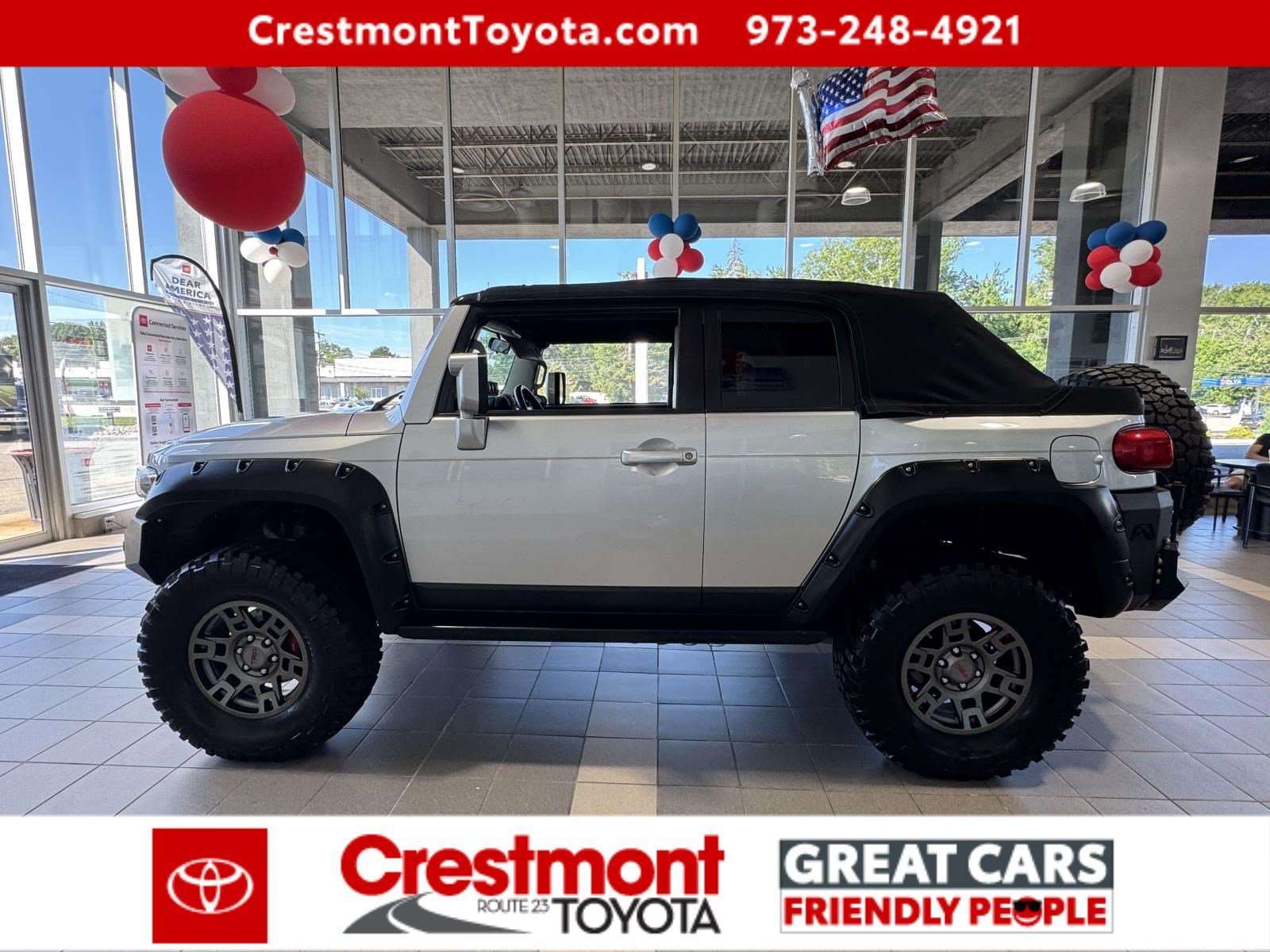 Used 2008 White/Titanium Metallic Toyota  image 9