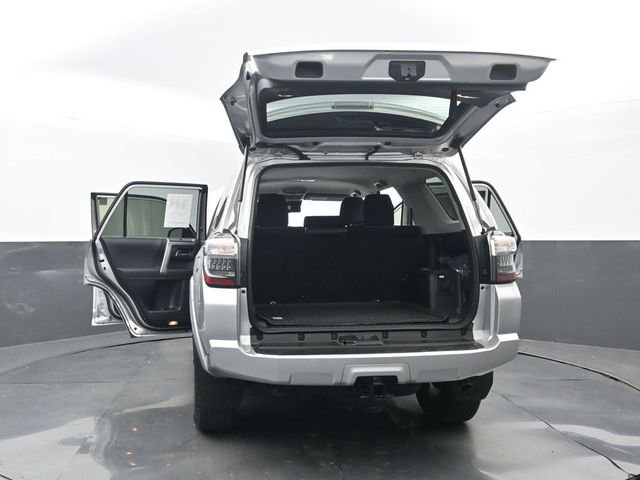 Used 2022 Classic Silver Metallic Toyota SR5 image 36