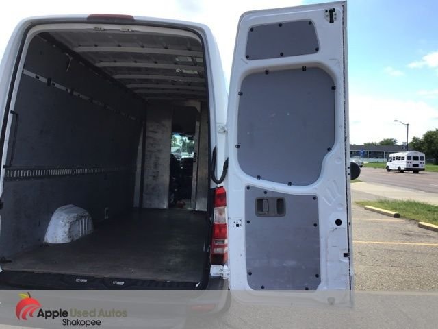 Used 2014 White Freightliner High Roof image 17