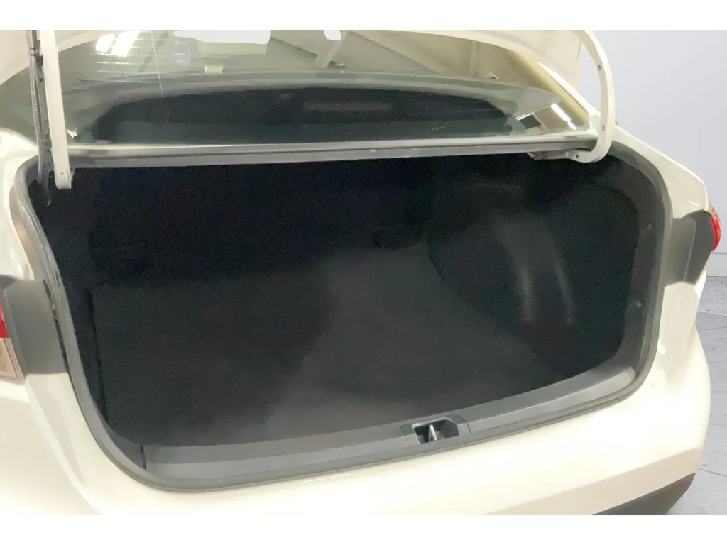 Used 2021 White Toyota LE image 19