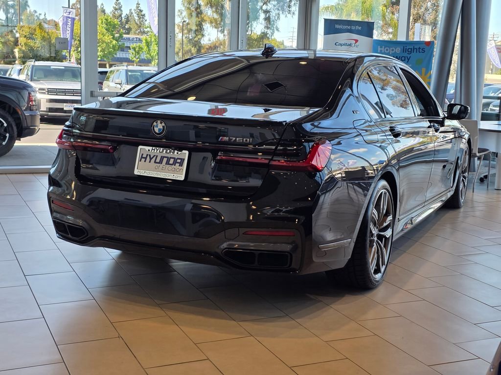 2021 BMW 7 Series M760i - Photo 47