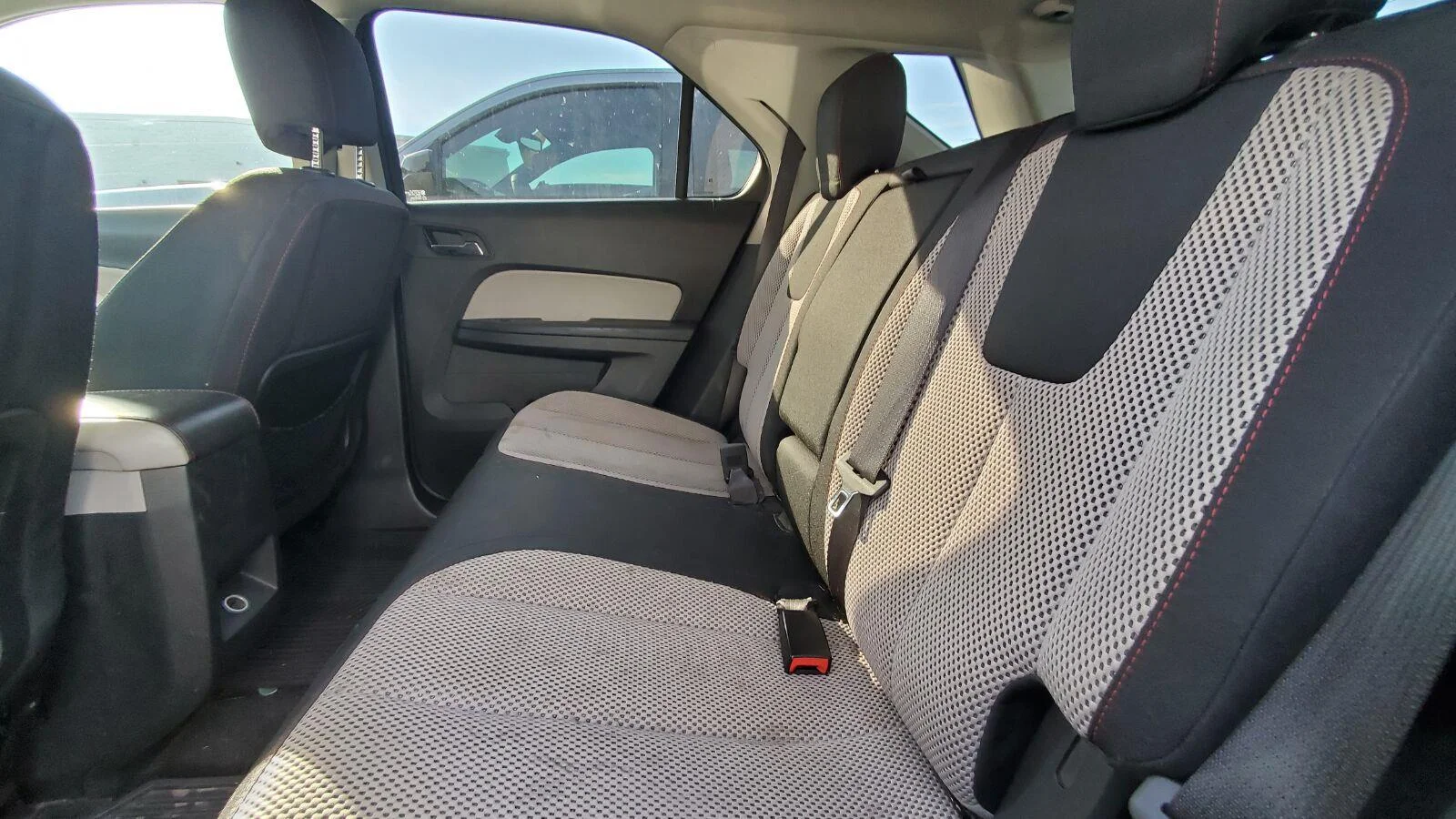 Used 2015 TUNGSTEN METALLIC Chevrolet LT image 5