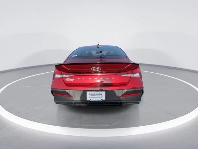 Used 2025 Red Hyundai SEL Sport image 7