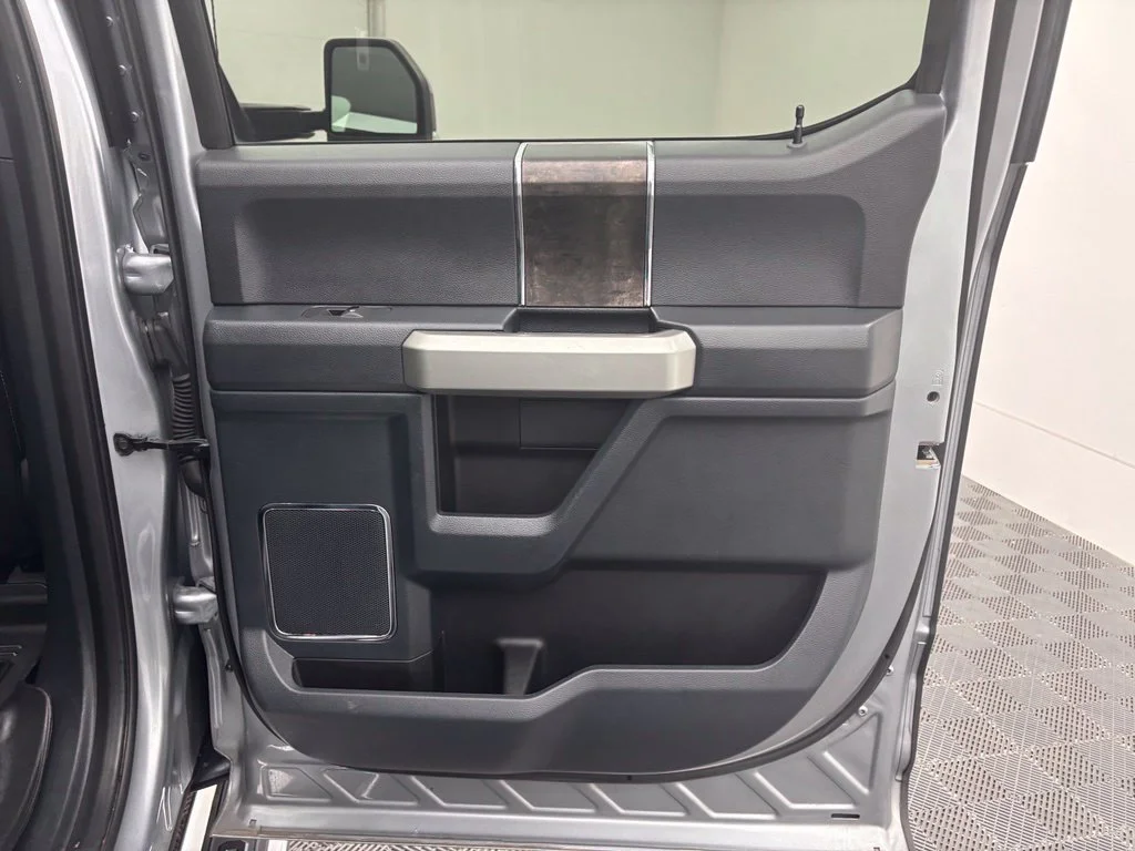 Used 2022 Silver Ford Lariat image 39