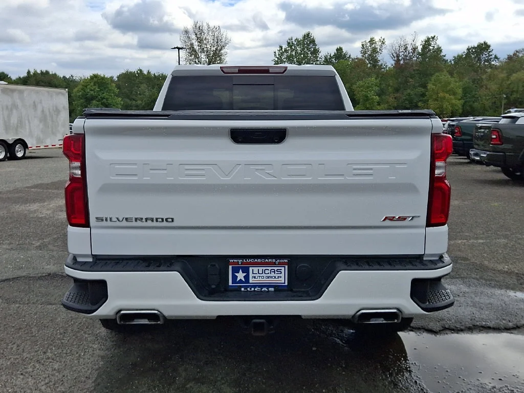 Used 2024 Summit White Chevrolet RST image 10