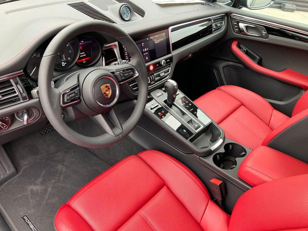 Used 2025 Jet Black Metallic Porsche AWD image 4