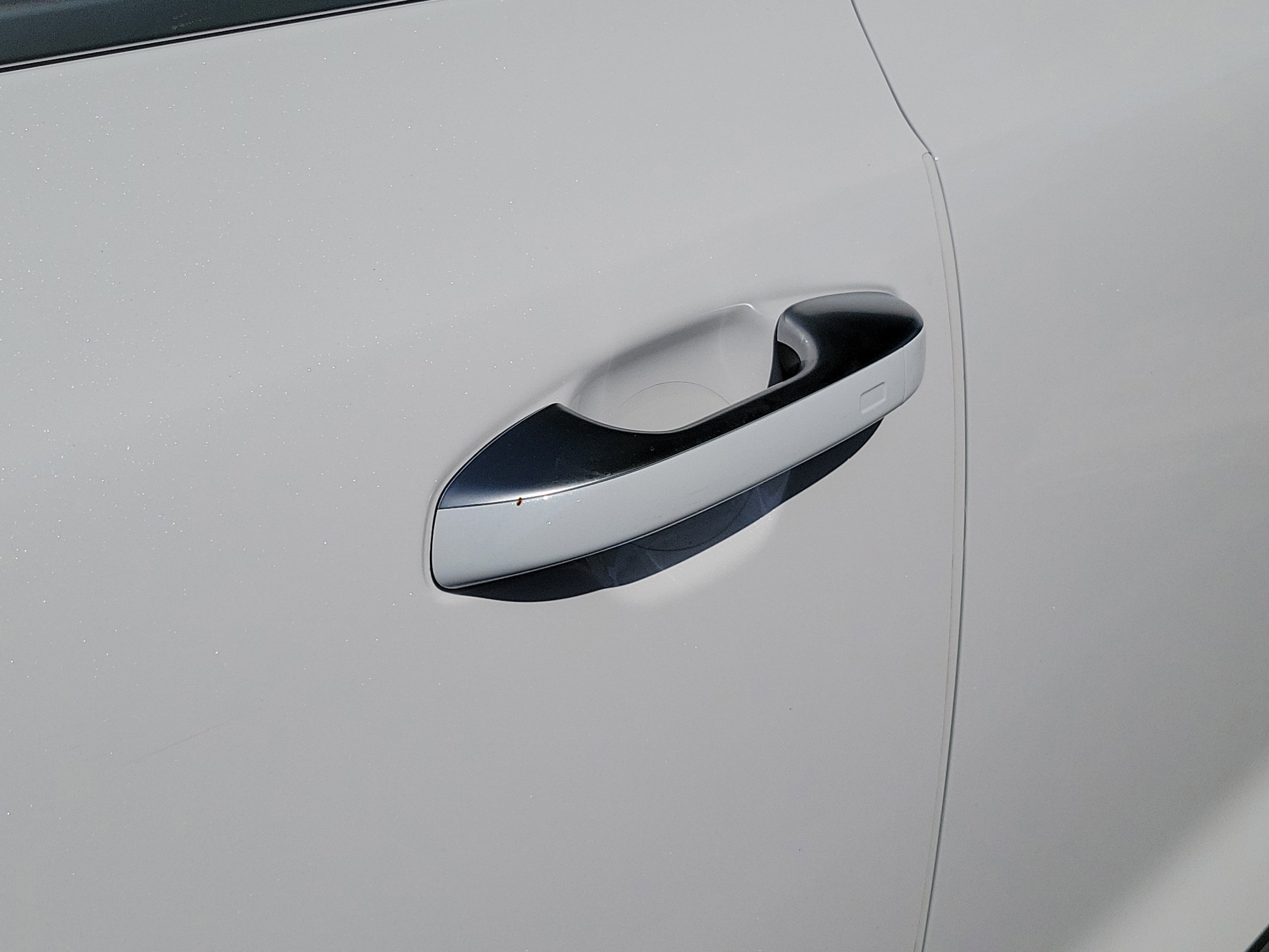 Used 2025 Glacial White Pearl Kia SX image 5