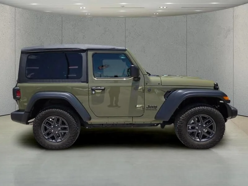 Certified Used 2025 41 Jeep Sport S image 3