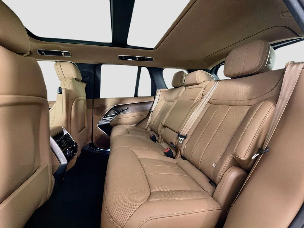 New 2026 Santorini Black Land Rover SE image 26