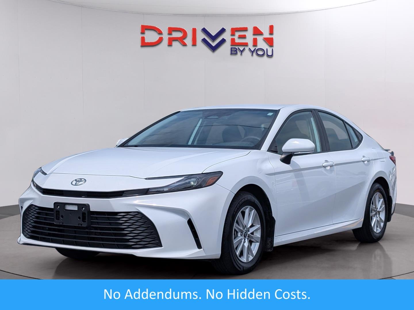 Used 2025 Ice Cap Toyota LE image 1