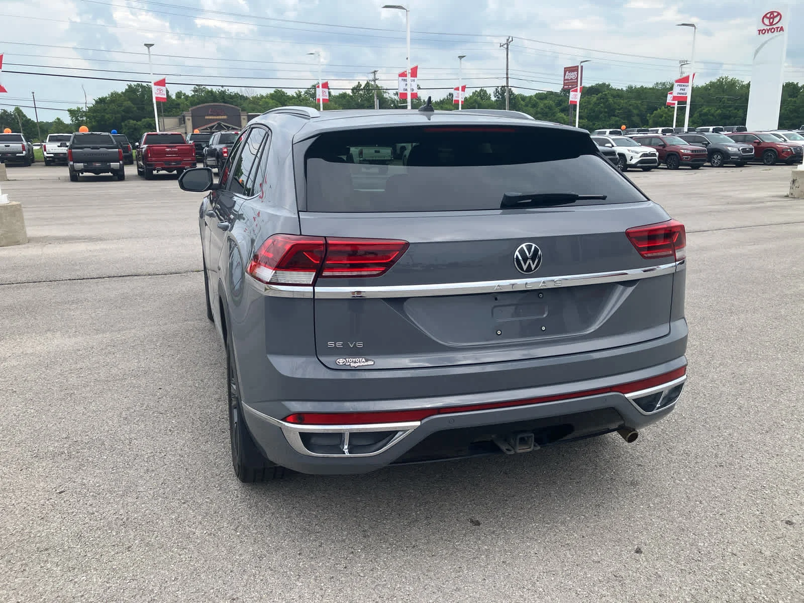 Used 2021 Pure Gray Volkswagen 3.6L V6 SE w/Technology R-Line image 6