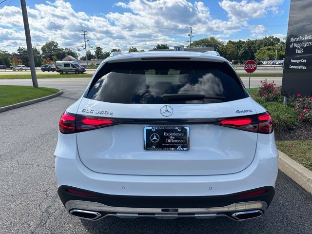 New 2027 MANUFAKTUR Moonlight White Metallic Mercedes-Benz GLC 350 image 43