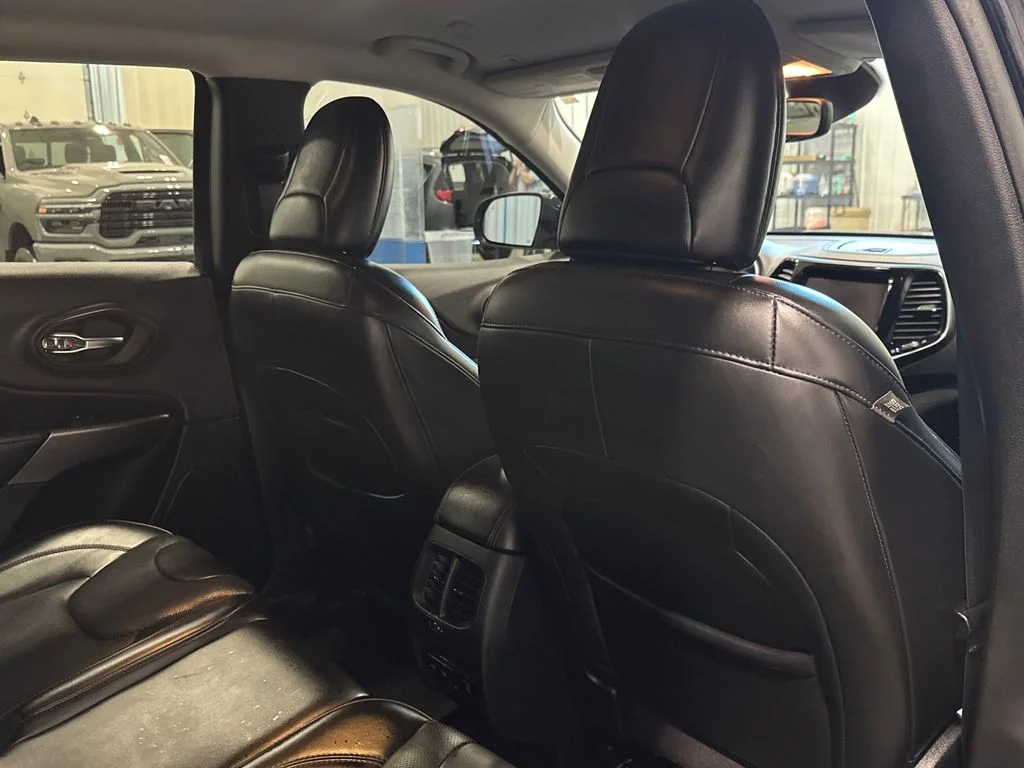 Used 2019 Black Jeep Limited image 34