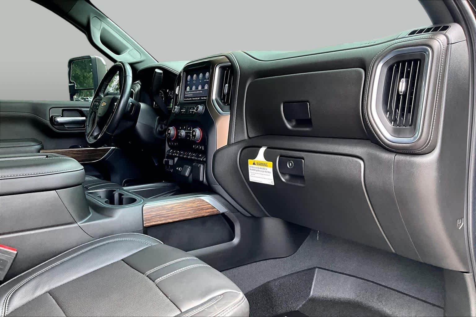 Used 2022 Mosaic Black Metallic Chevrolet High Country image 19
