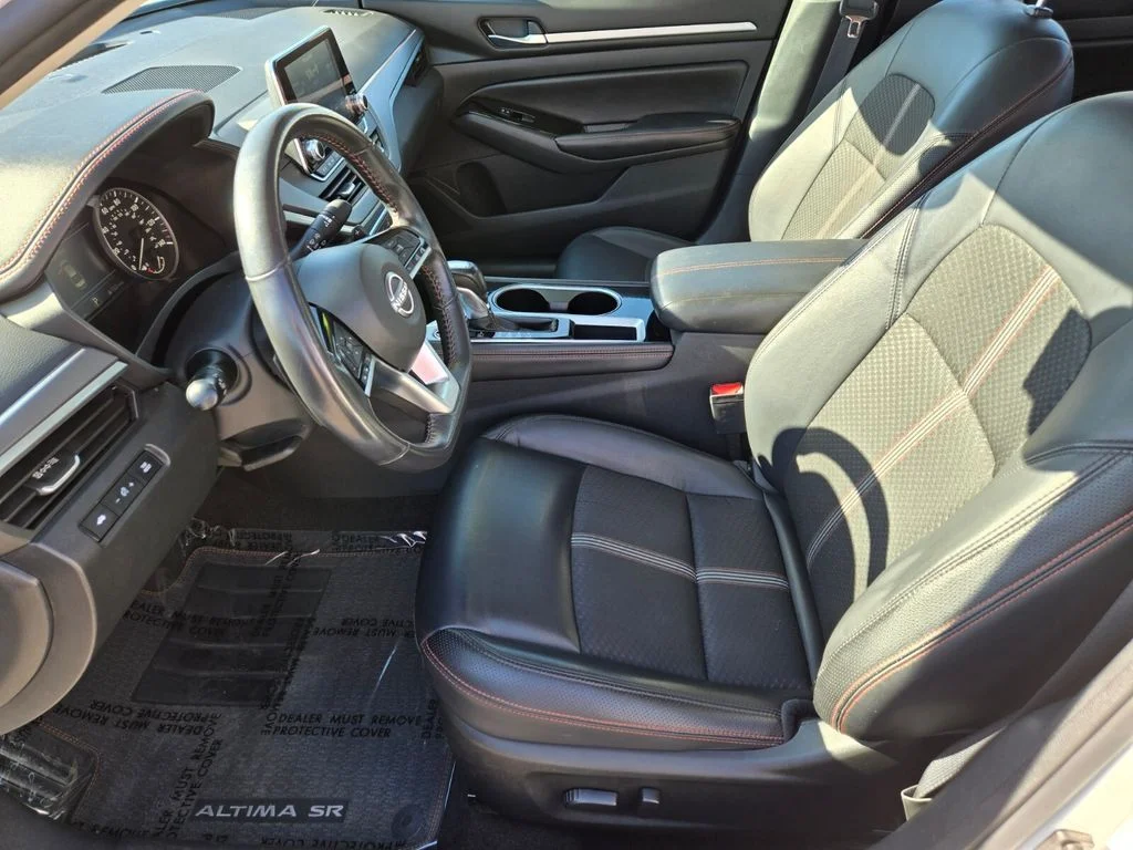 2024 Nissan Altima SR - Photo 10