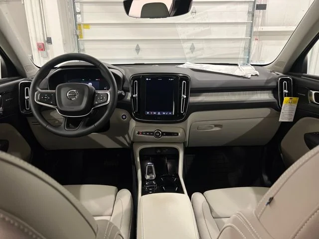 2026 Volvo XC40 Ultra - Photo 12