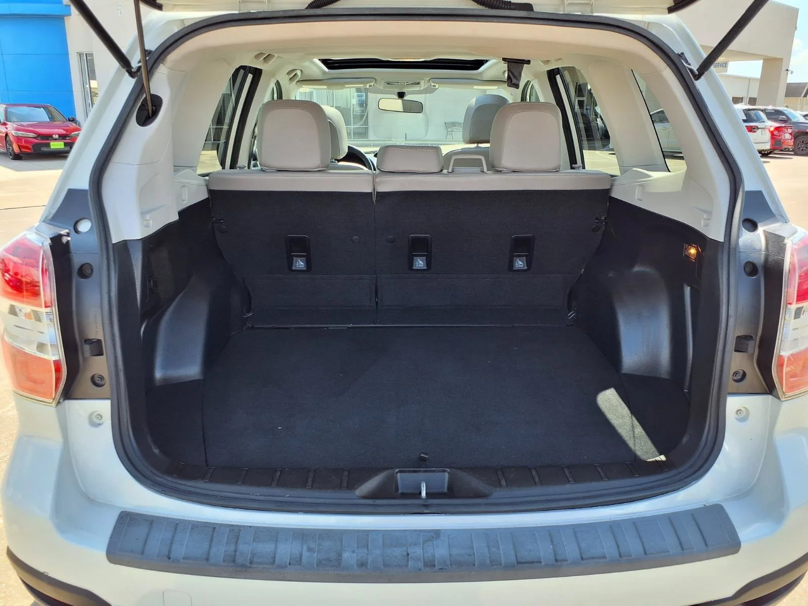 Used 2015 White Subaru 2.5i Limited image 10