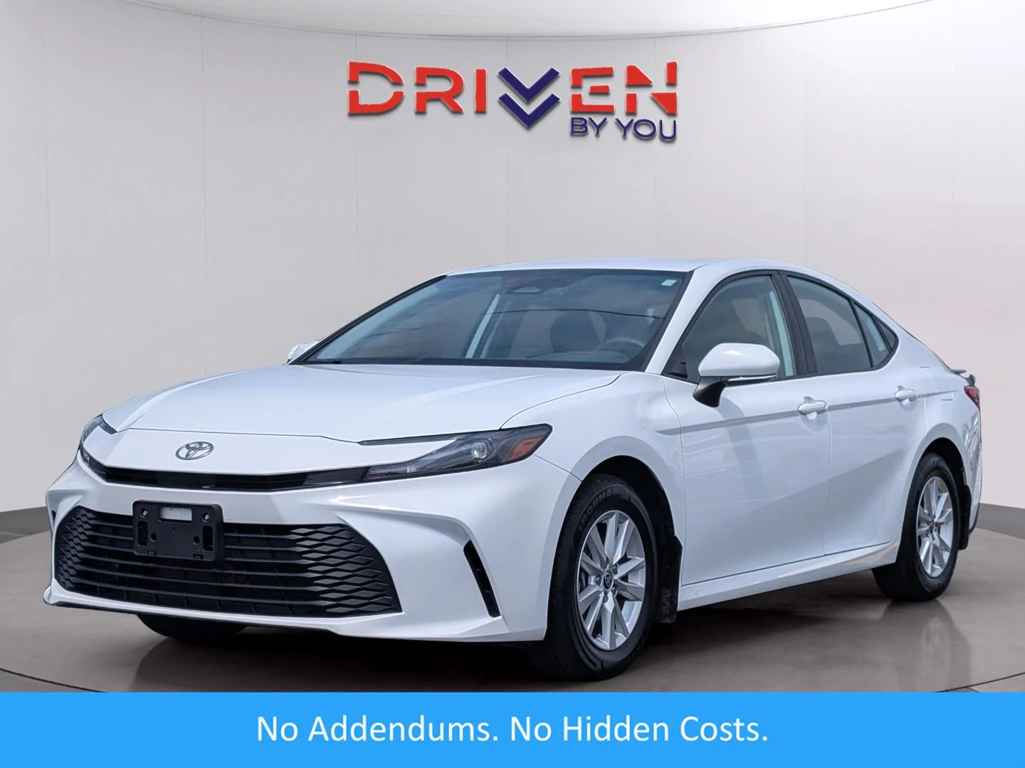 Used 2025 Ice Cap Toyota LE image 1