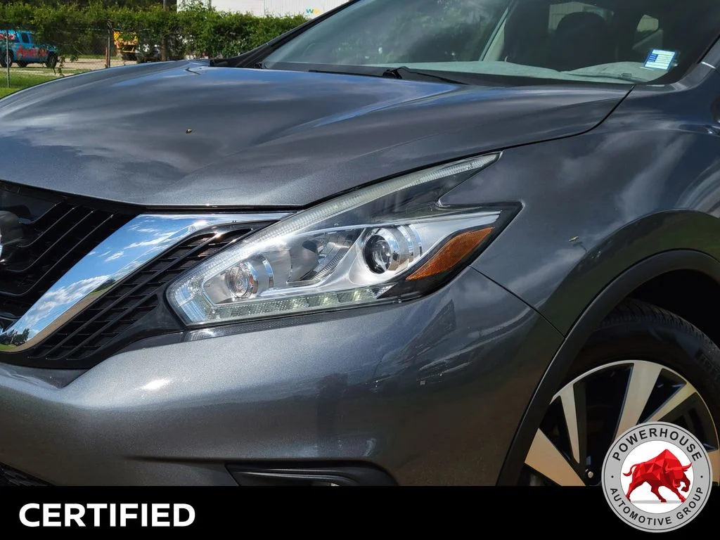 Used 2018 Gray Nissan Platinum image 11