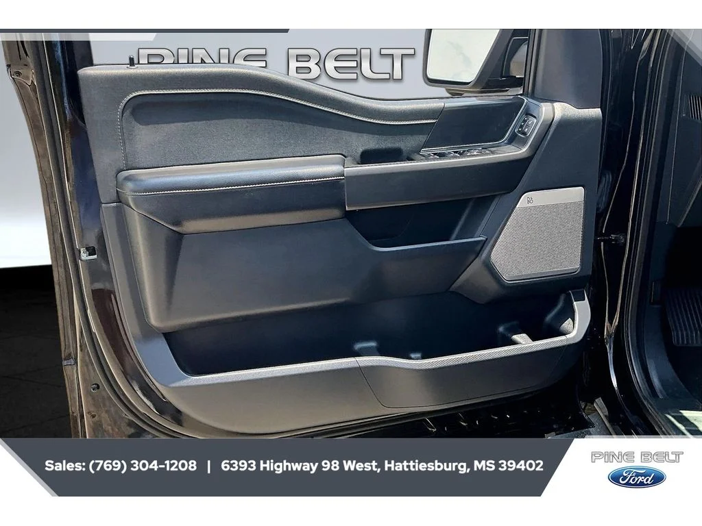 Used 2024 Agate Black Metallic Ford LARIAT image 18