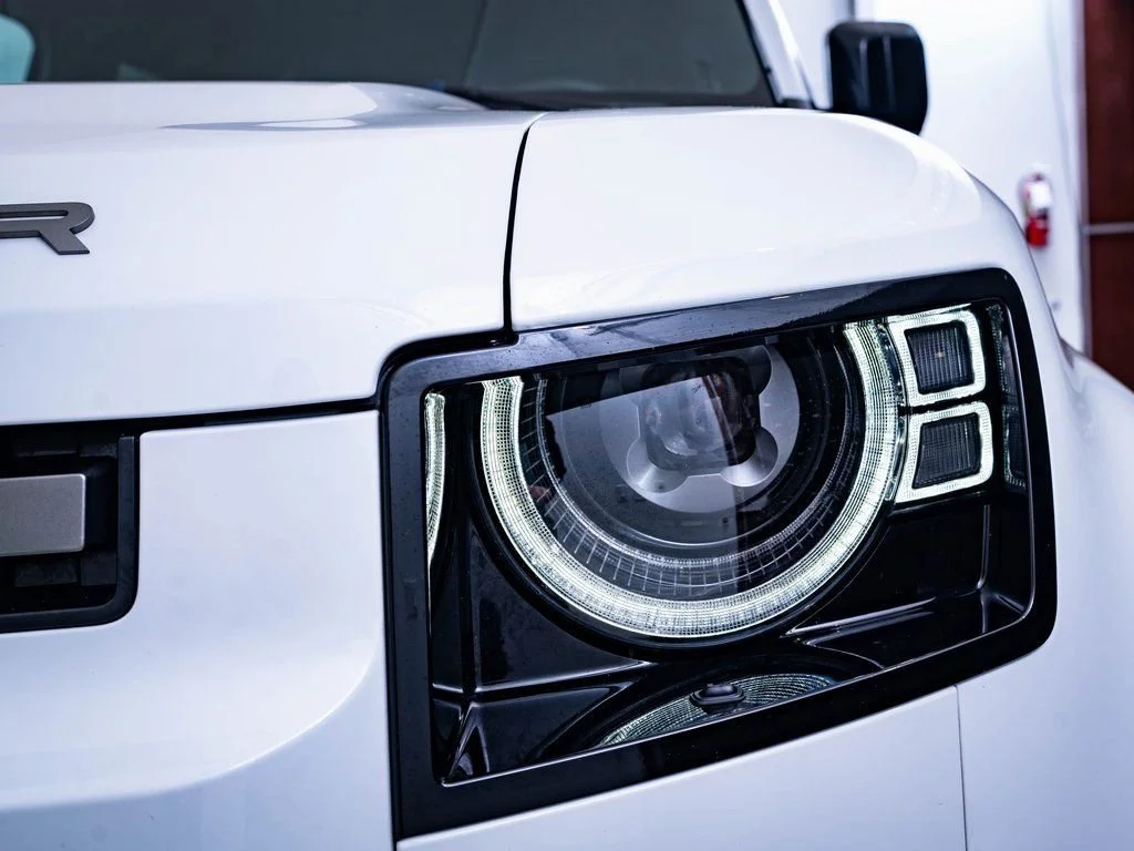 Used 2021 Fuji White Land Rover X-Dynamic HSE image 13