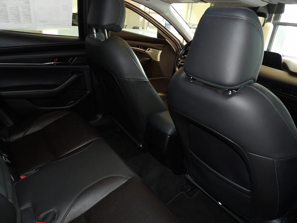 Used 2021 Machine Gray Metallic Mazda Premium image 16