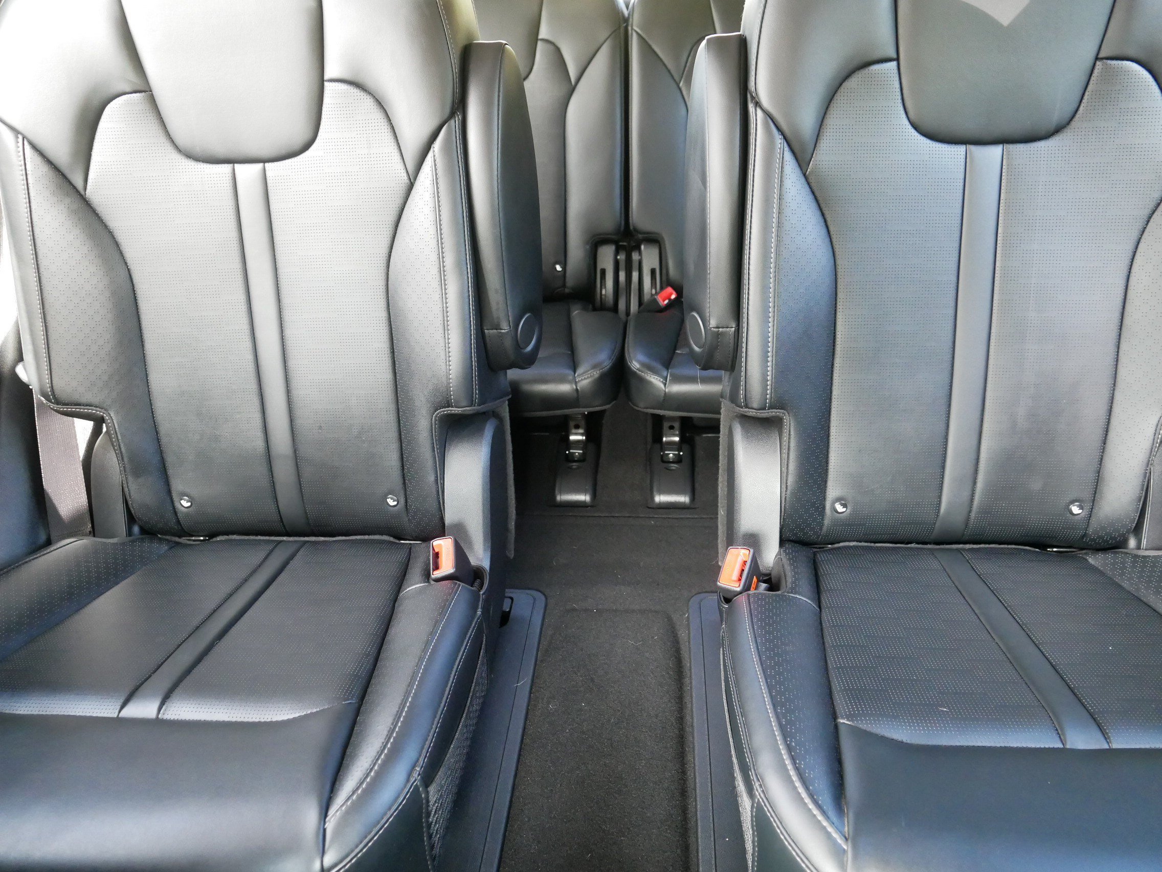 Certified Used 2025 Steel Gray Kia EX image 13